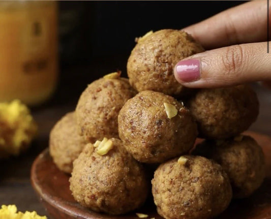 Roasted Kala Chana Laddoo