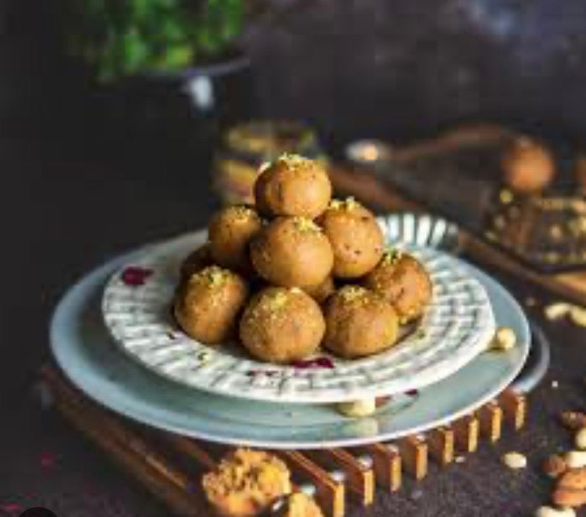 Roasted Kala Chana Laddoo